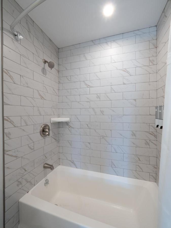 Long Beach Suites Gloucester Eksteriør bilde